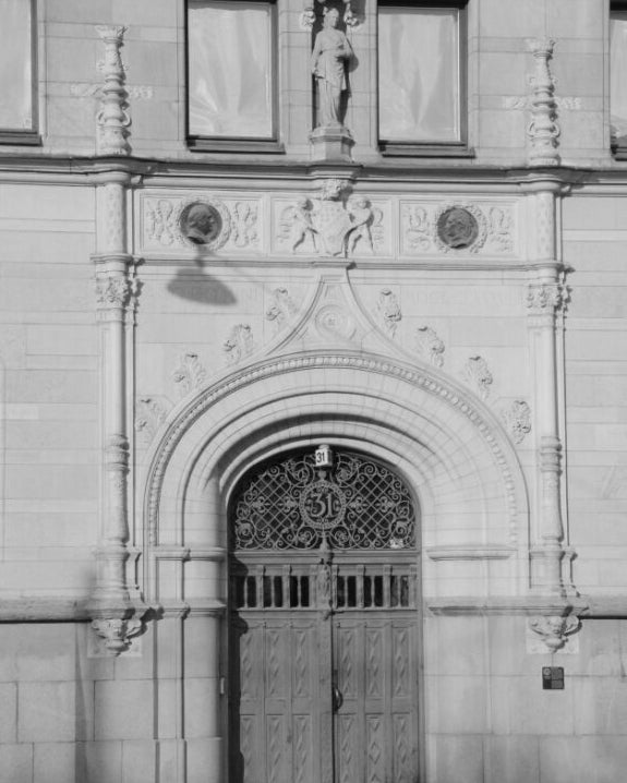 Histoire du style ~ 1880-1900 Renaissance : Portes & Escaliers card image