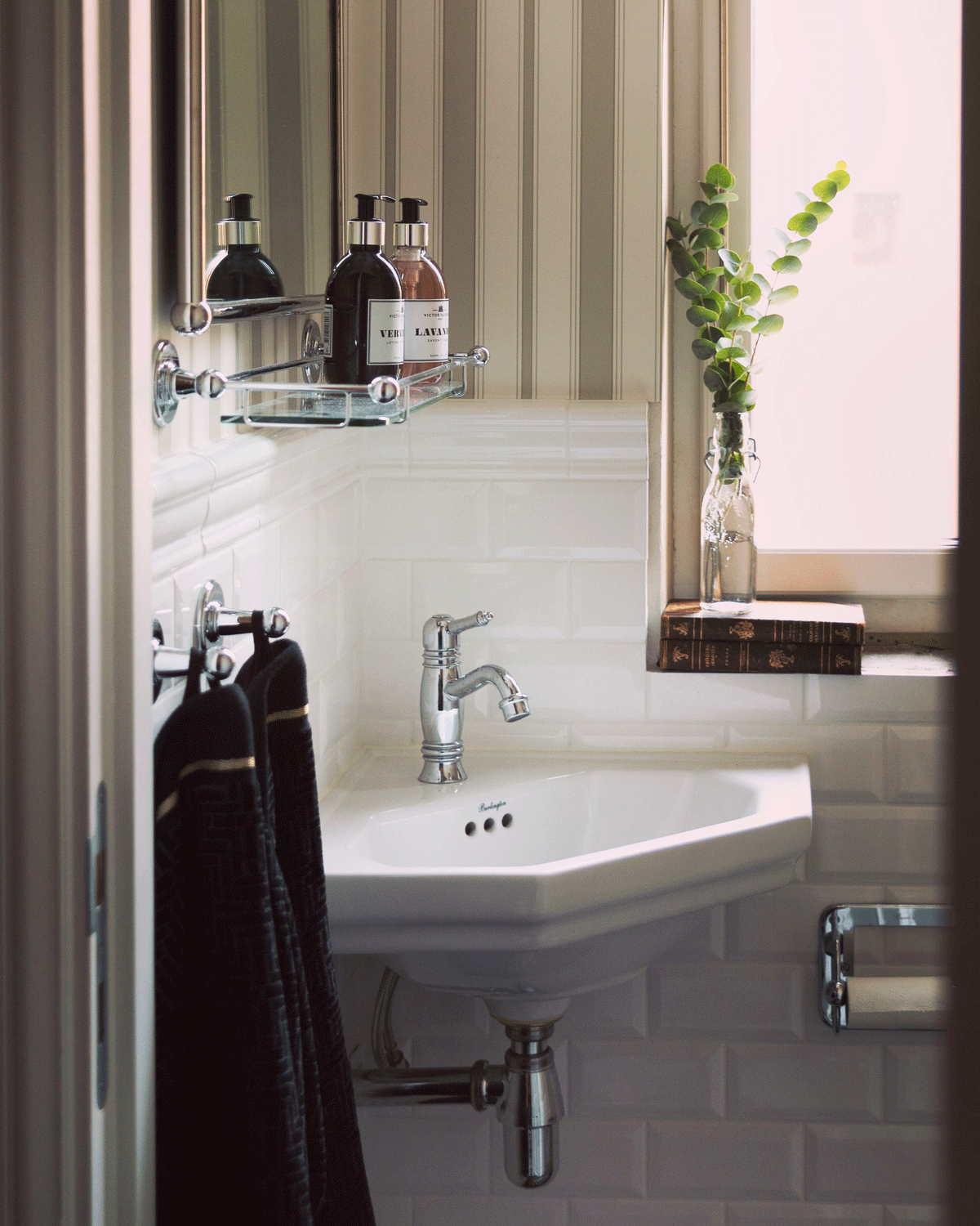 Inspiration - Badrumsinredning gäst-wc card image