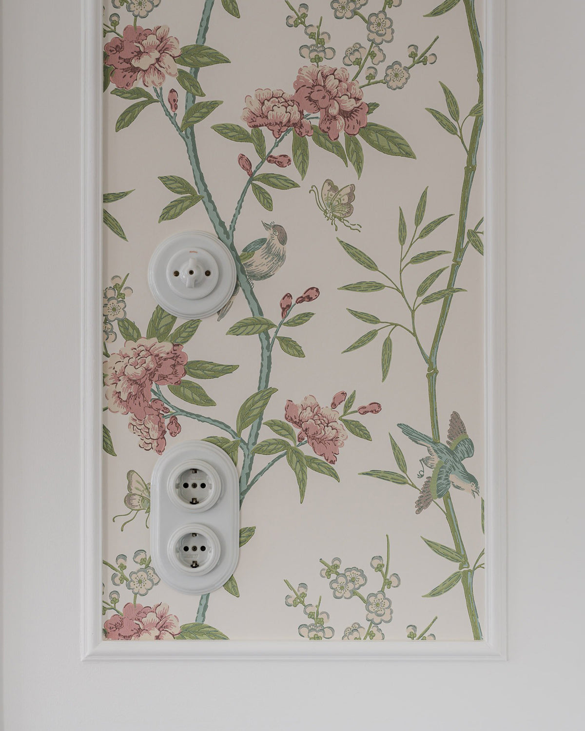 Traditional switches in porcelain card image