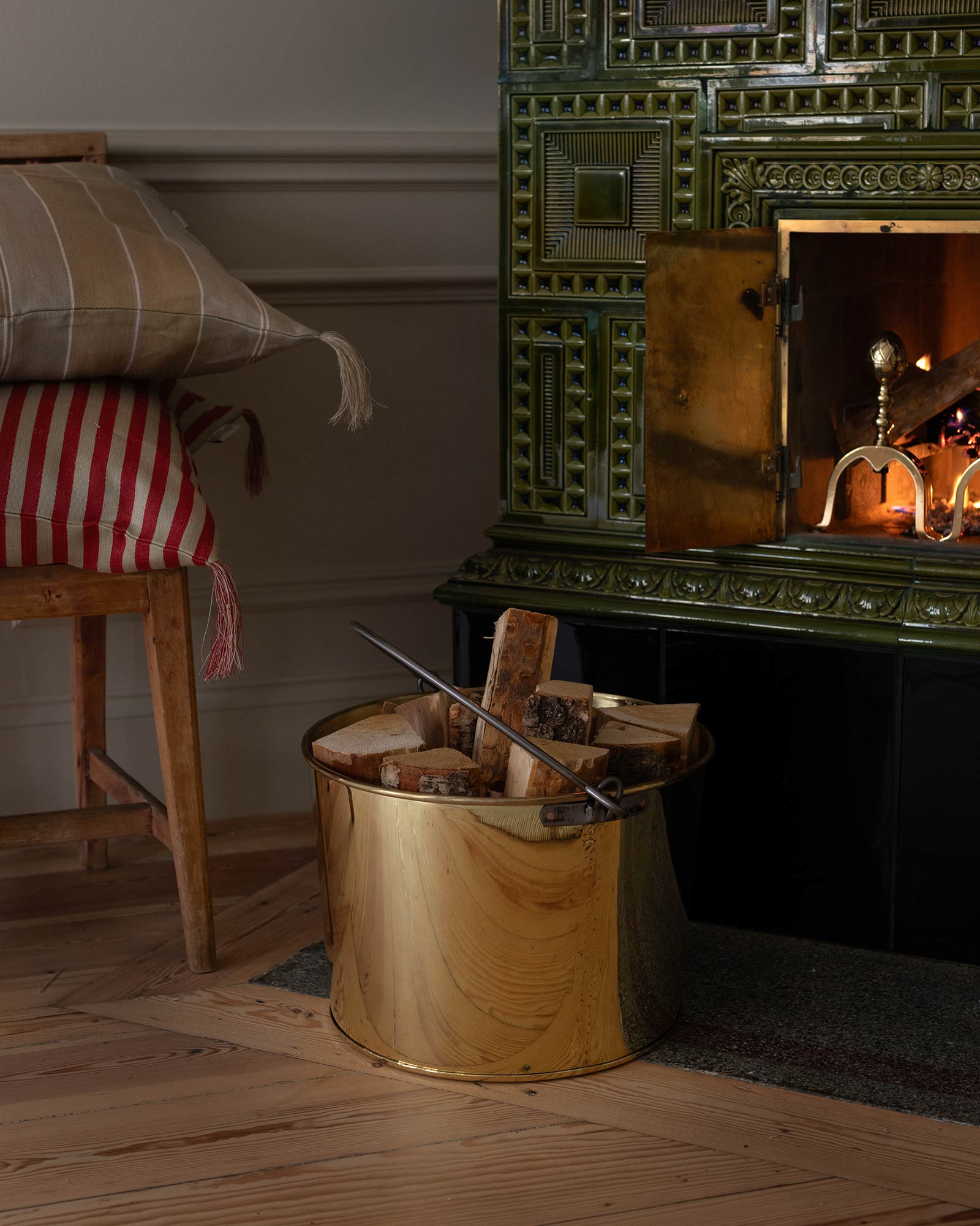 Holzkorb – Holzbehälter, Messing, 38 cm image