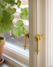 Vindushaspe - Næsman 1332 messing, kort/sløyfe thumbnail image