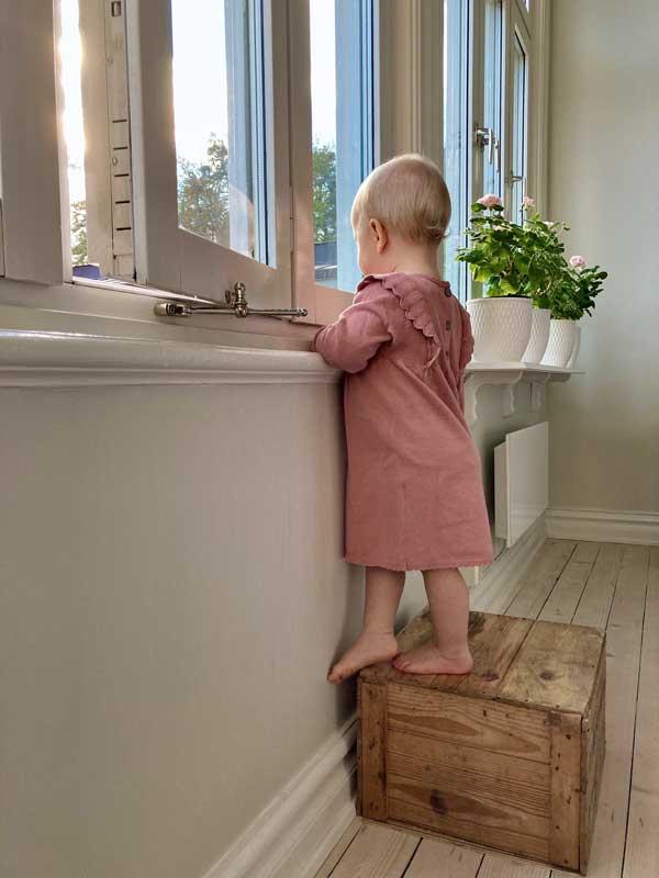 Kindersichere Lüftungsarmatur - Nickel, nach innen öffnend image