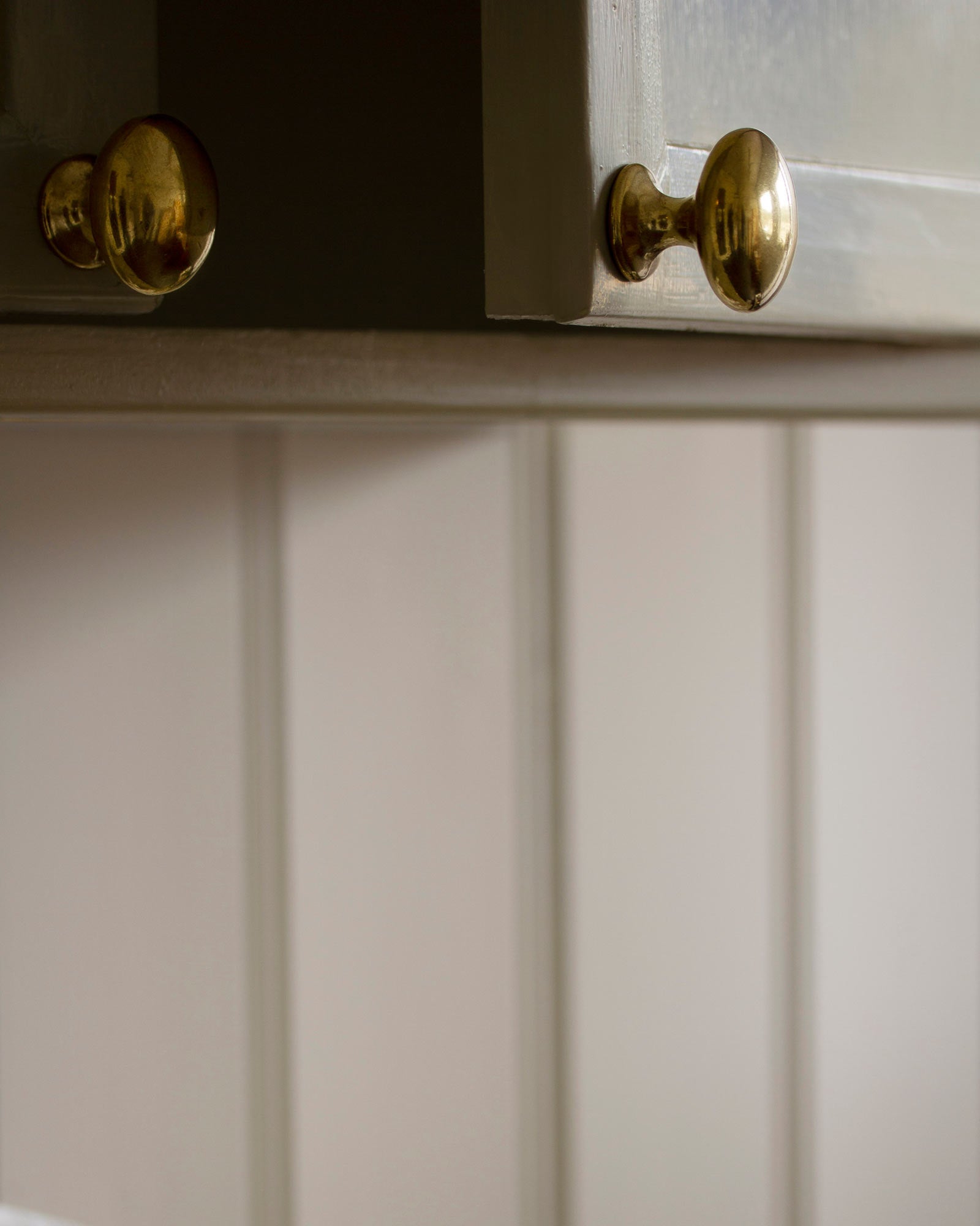 Knopp - Oval lackad mässing 40 mm image