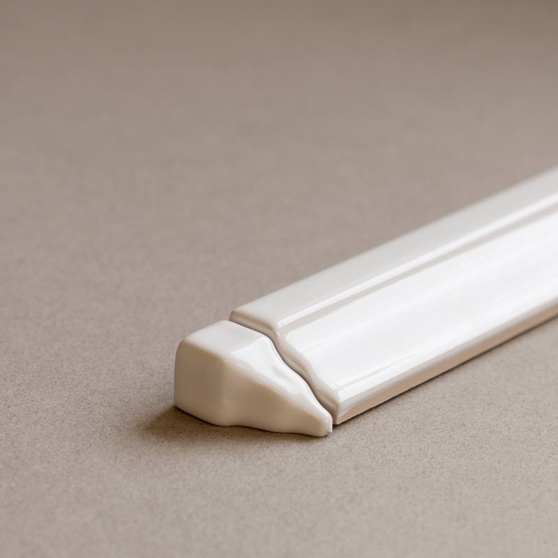 Flis Victoria - Hjørne til brystningslist 3,5 x 15 cm hvit image