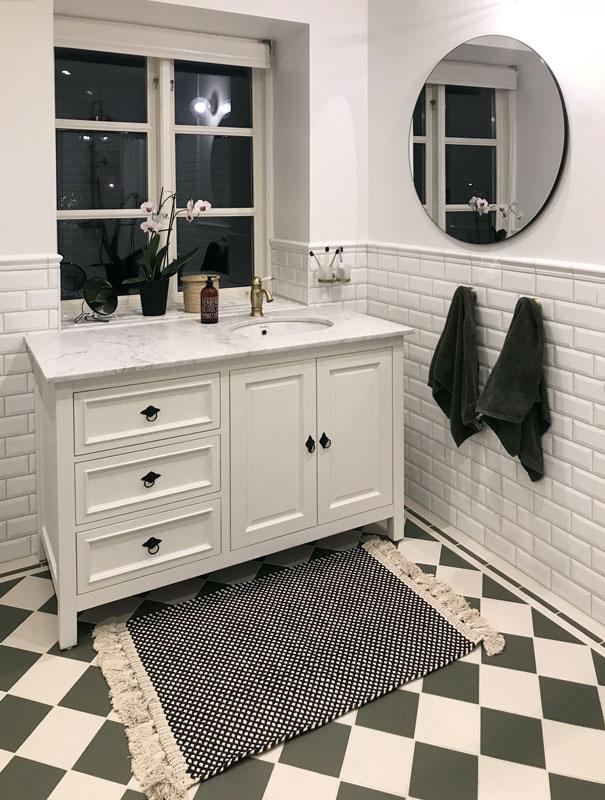 Tile Border - 50 mm (1.97 In.) Green/White - Australian Green VEA/Super White BAS image