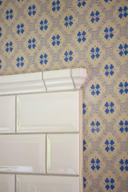 Flis Victoria - Hjørne til brystningslist 3,5 x 15 cm hvit thumbnail image