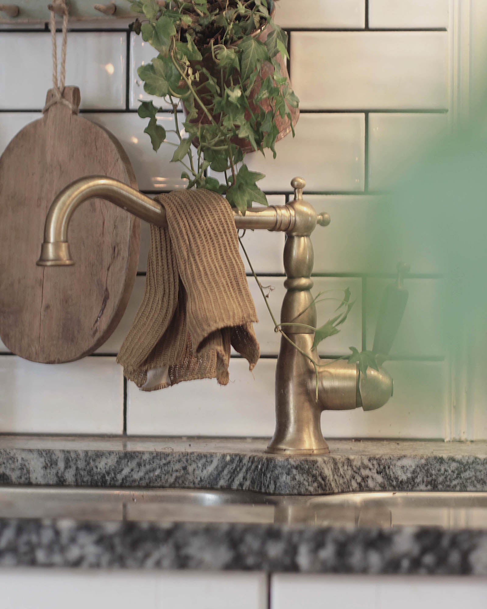 Køkkenarmatur - Oxford bronze/træ image