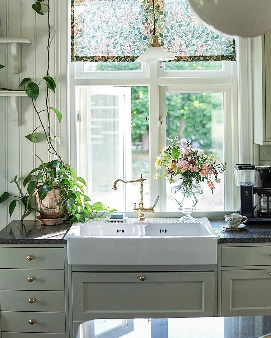 Kitchen Faucet Nottingham with Dishwasher Shut-Off - Gold image