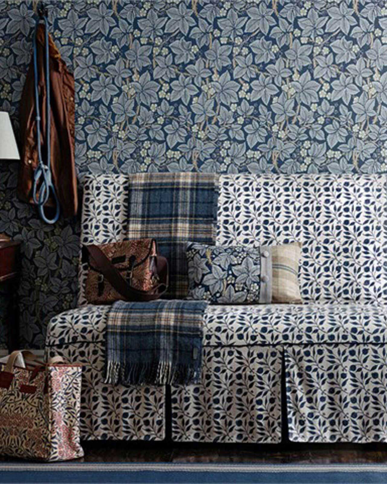 William Morris & Co. Tapet - Bramble Indigo image