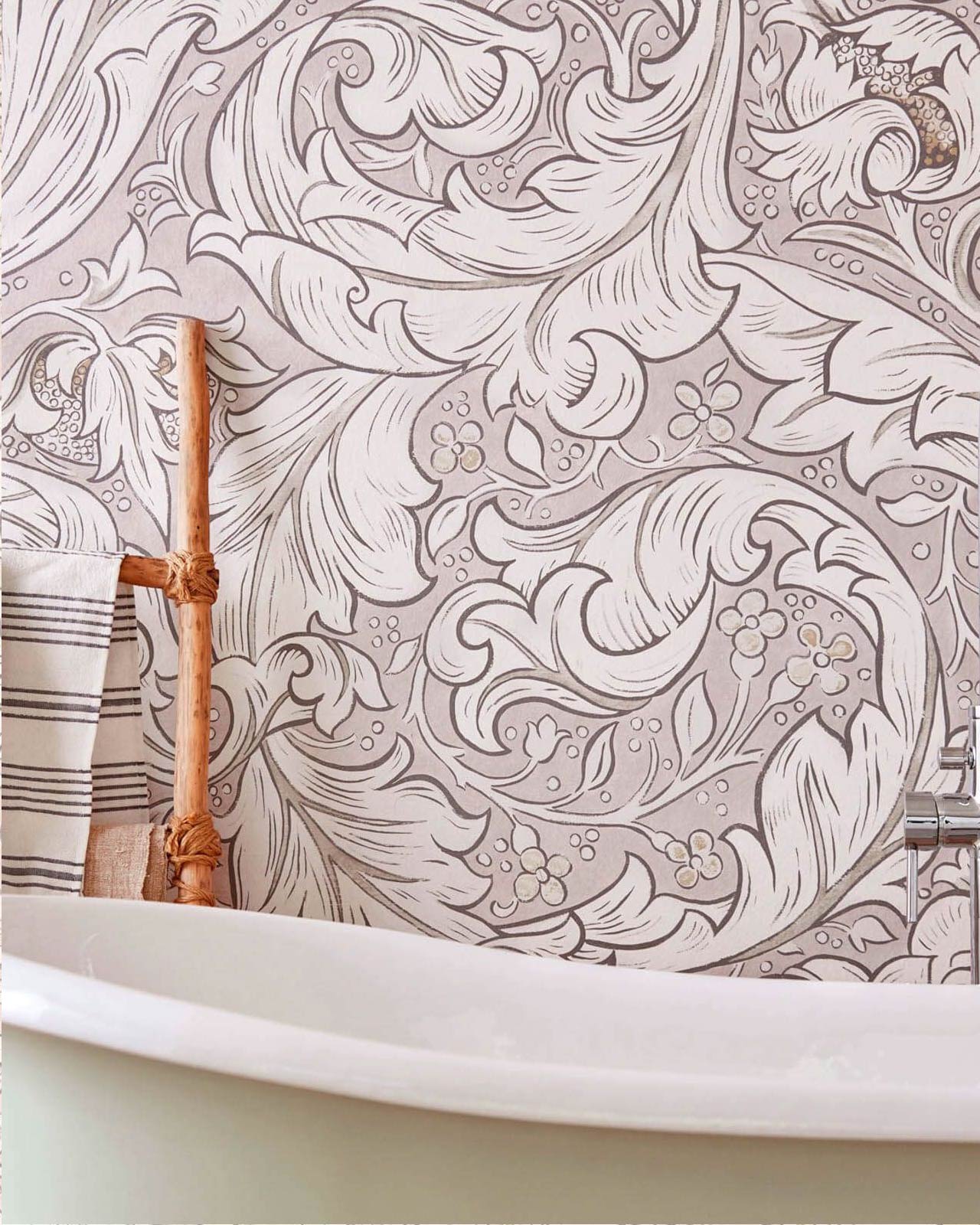 William Morris & Co. Wallpaper - Pure Bachelor´s Button Faded Sea Pink image