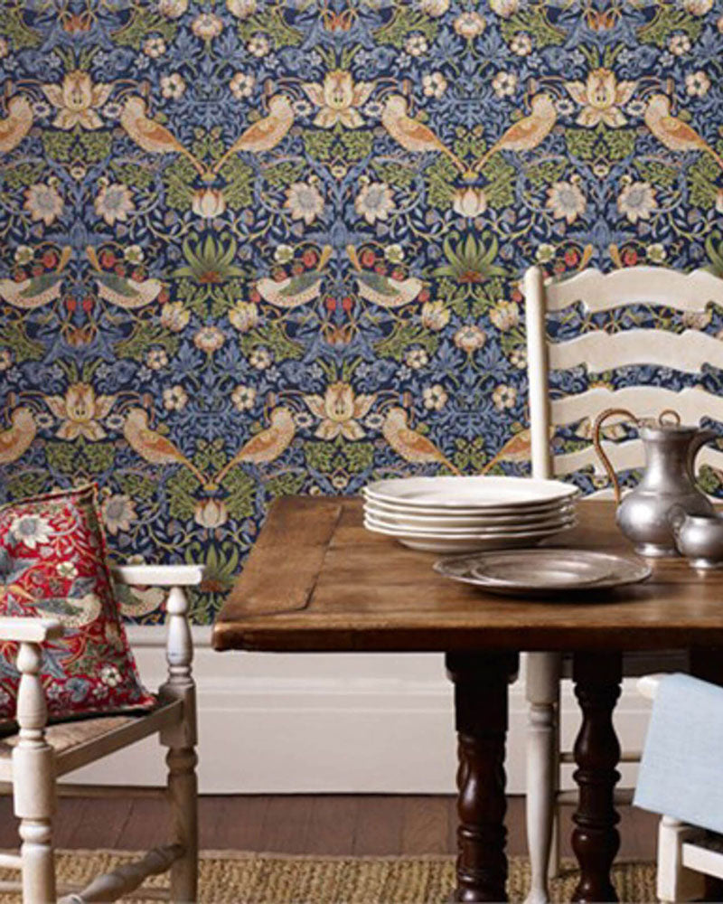 William Morris & Co. Tapet - Strawberry Thief chocolate/slate image