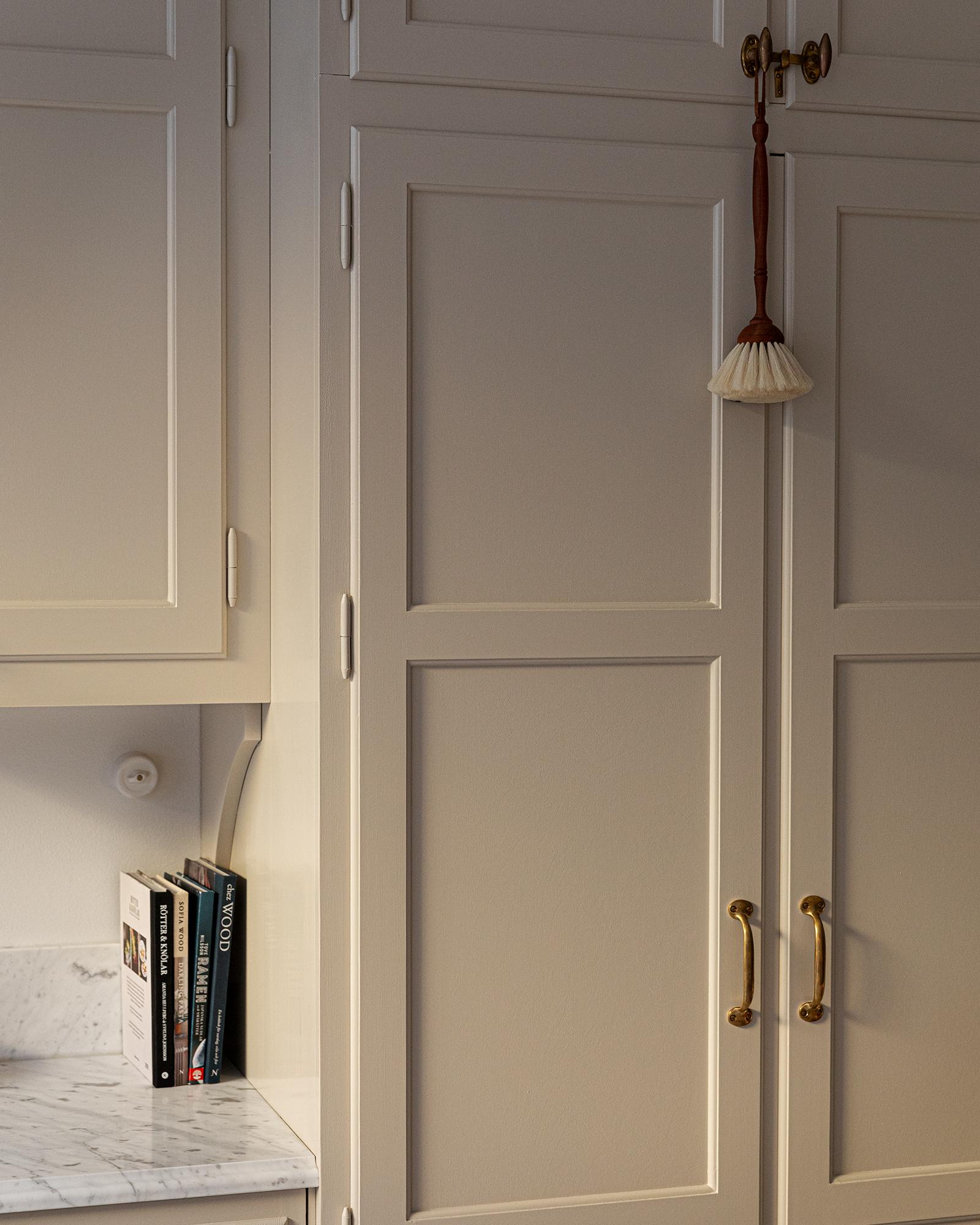 Dust brush - Pearwood & Goat hair image