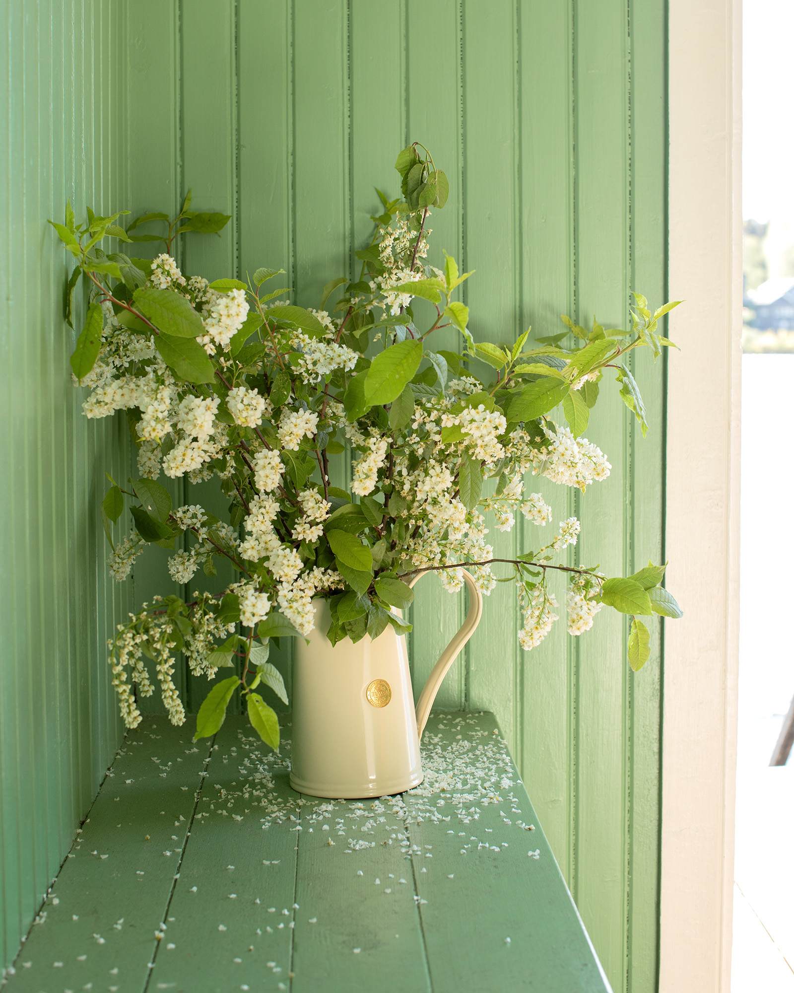 Kanna 1,8 L - Blomvas gräddvit image