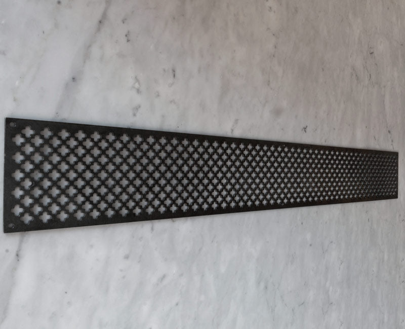 Lüftungsgitter Kleeblatt – Behandeltes Eisen 100 x 750 image