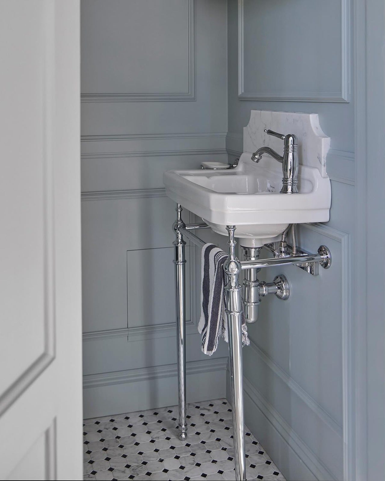 Servant - Burlington Edwardian JR 51 cm med stativ i krom image