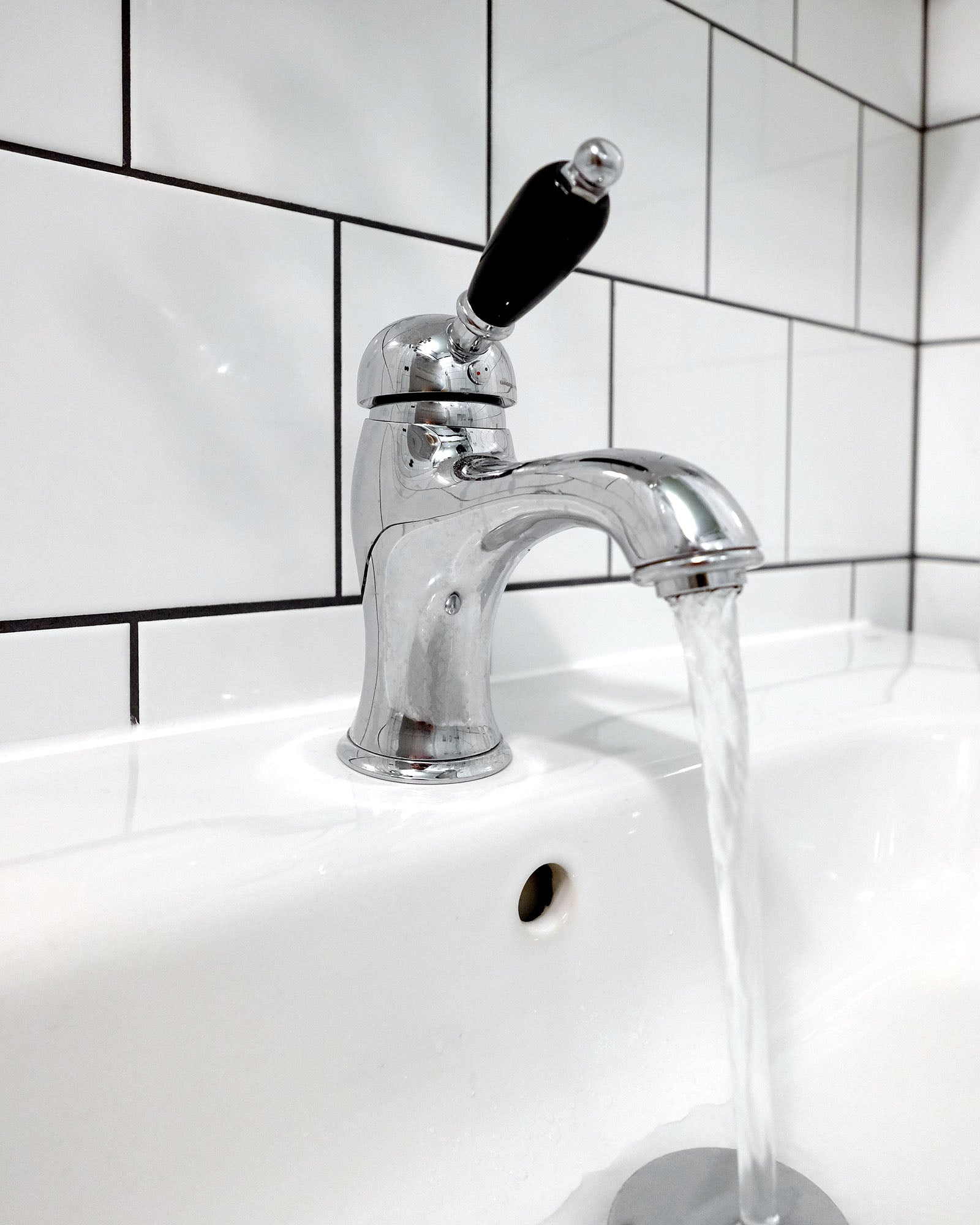 Bathroom Faucet - Paddington chrome with black details image