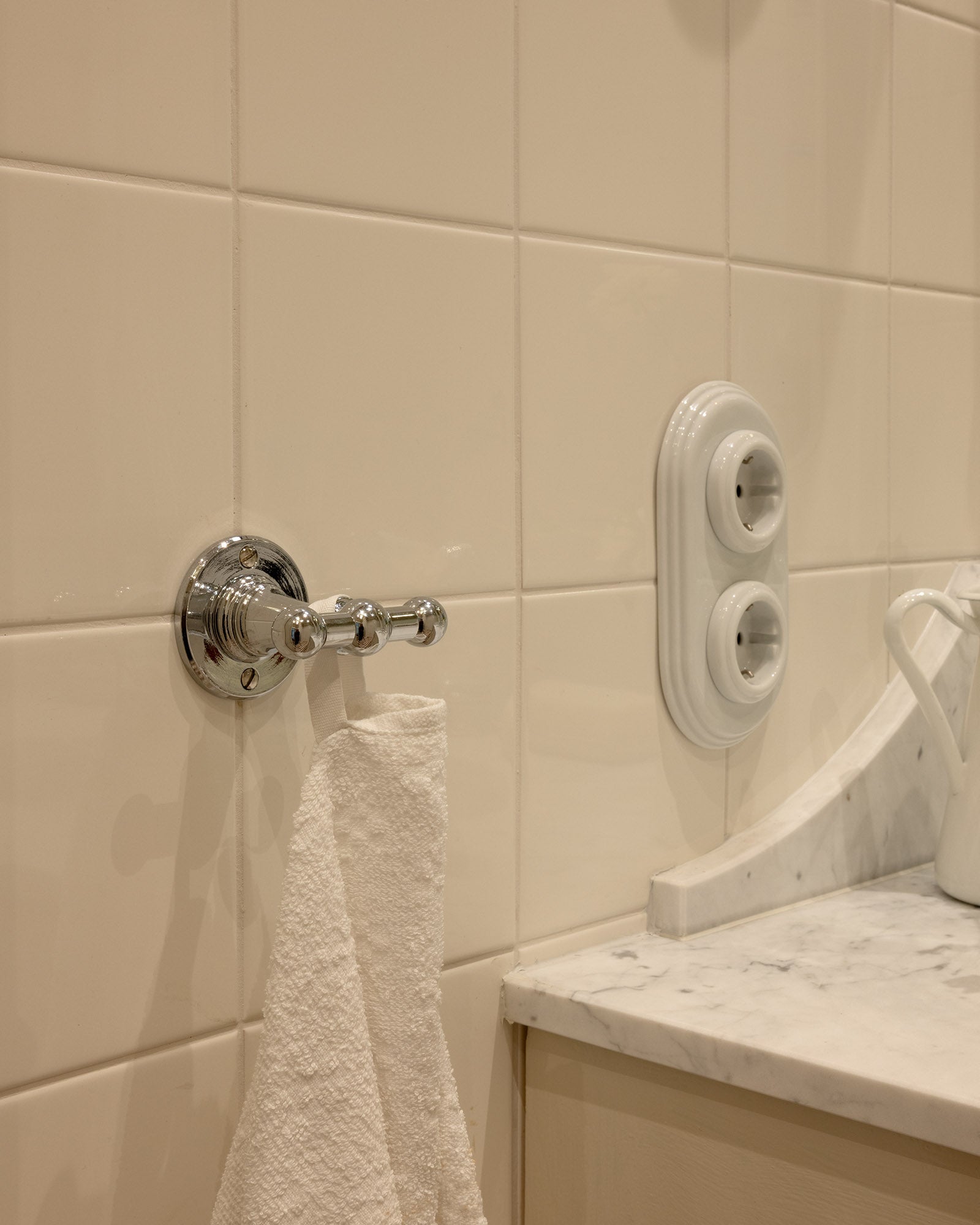 Double Towel Hook Sekelskifte - Chrome image