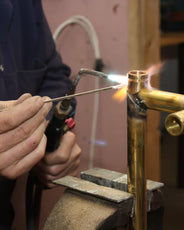 Håndkletørker – London messing, elektrisk tilkobling thumbnail image