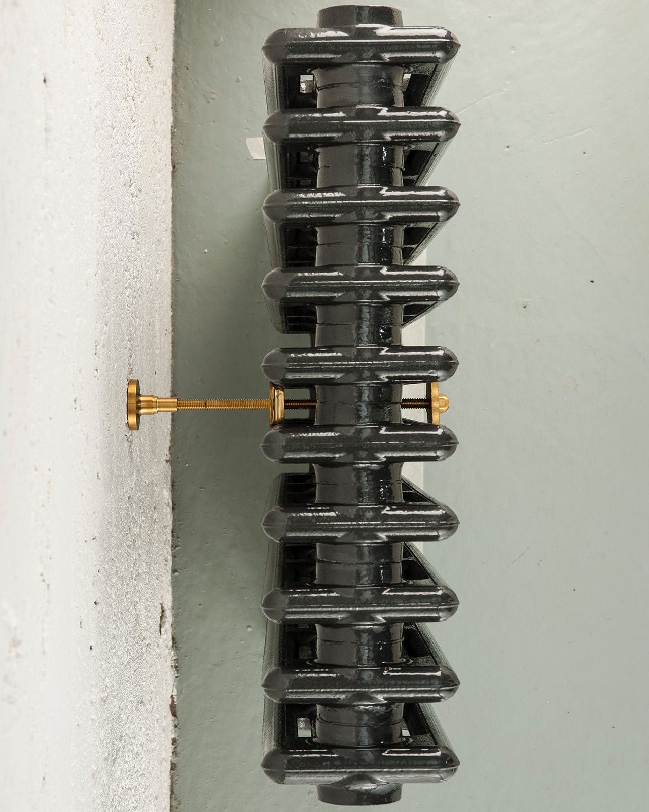 Veggfeste/tippesikring for radiator - Messing image