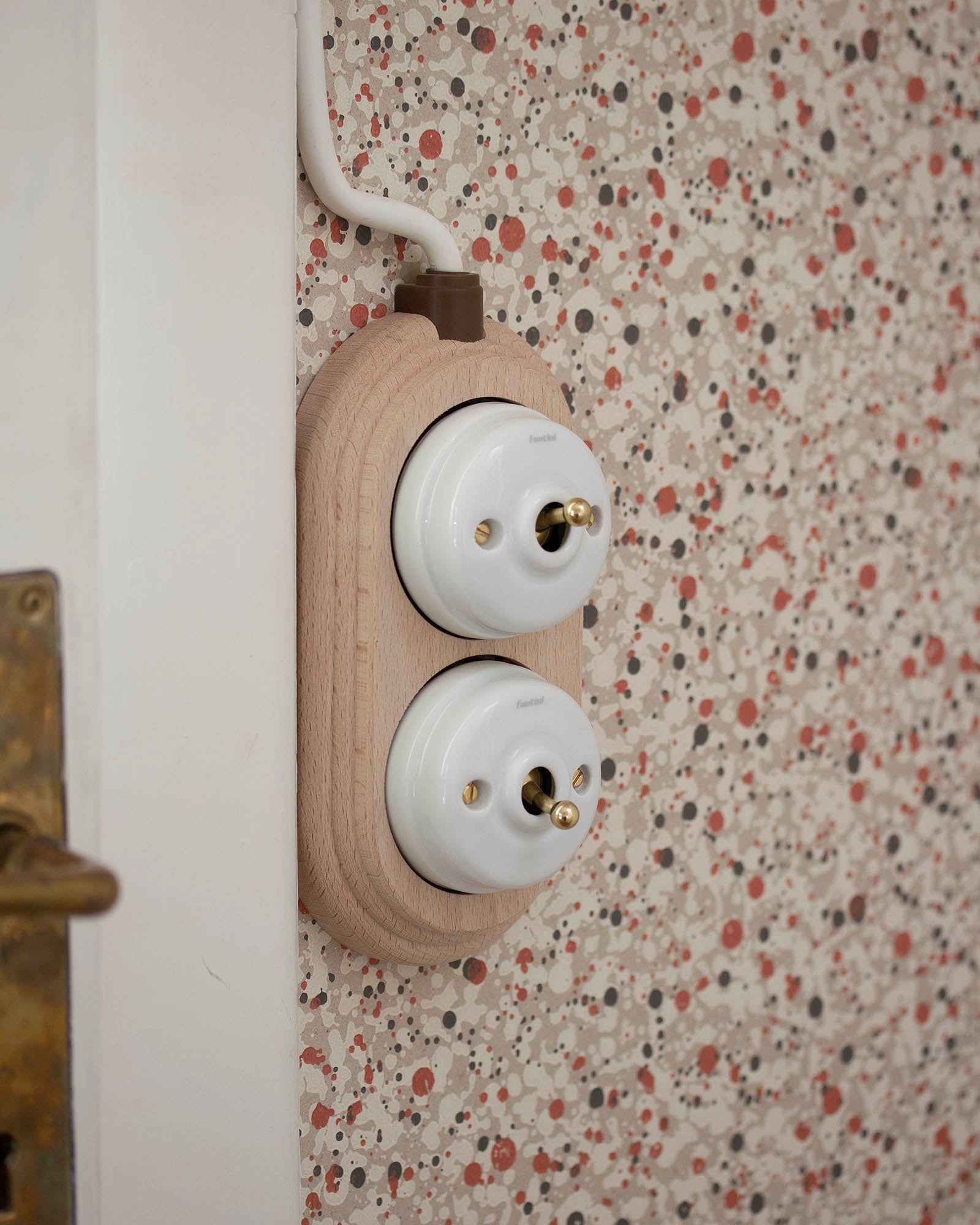 Dimmer - White Porcelain/Brass, Surface-Mounted image