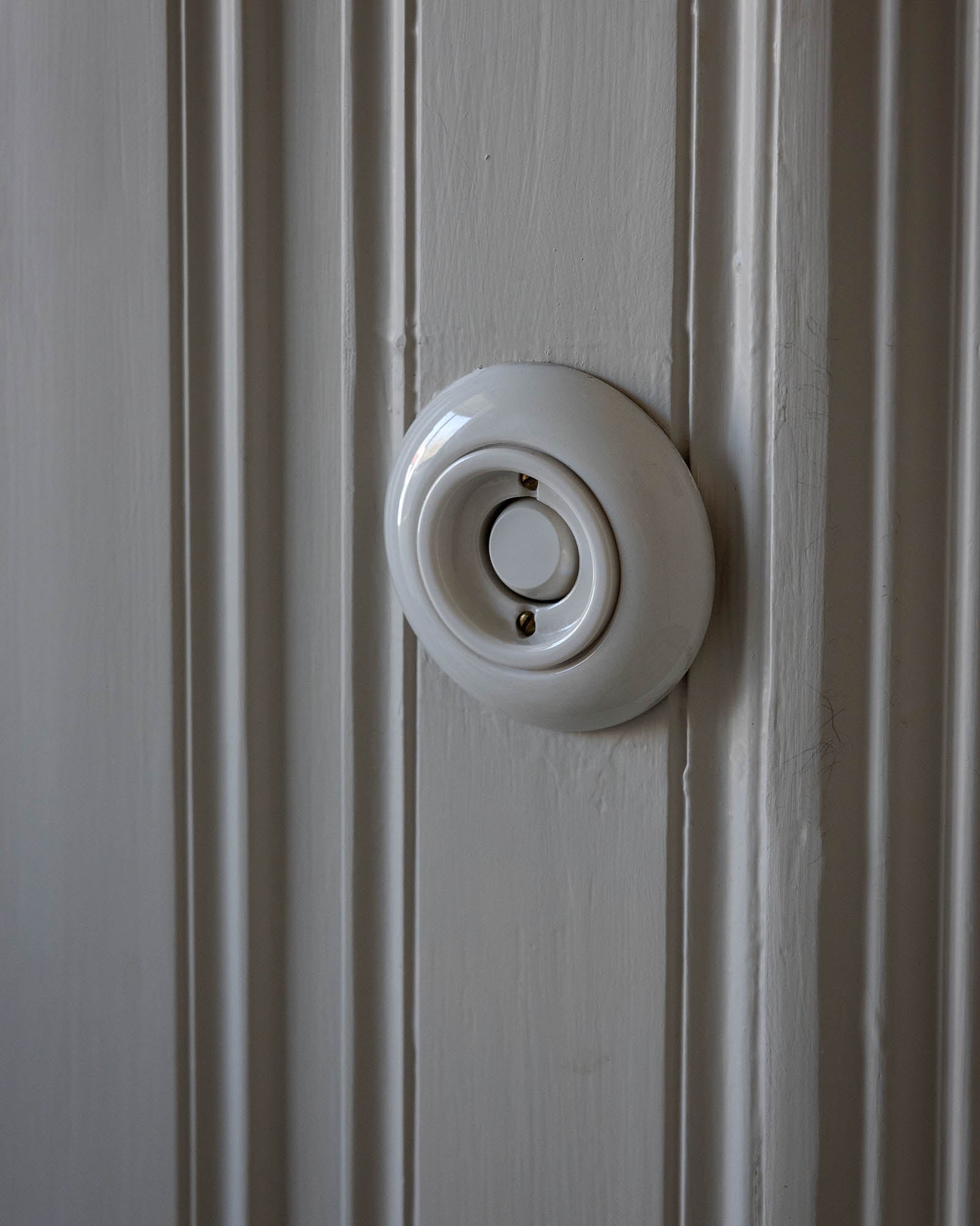 Round Dimmer Light Switch - Push-Button Dimmer image