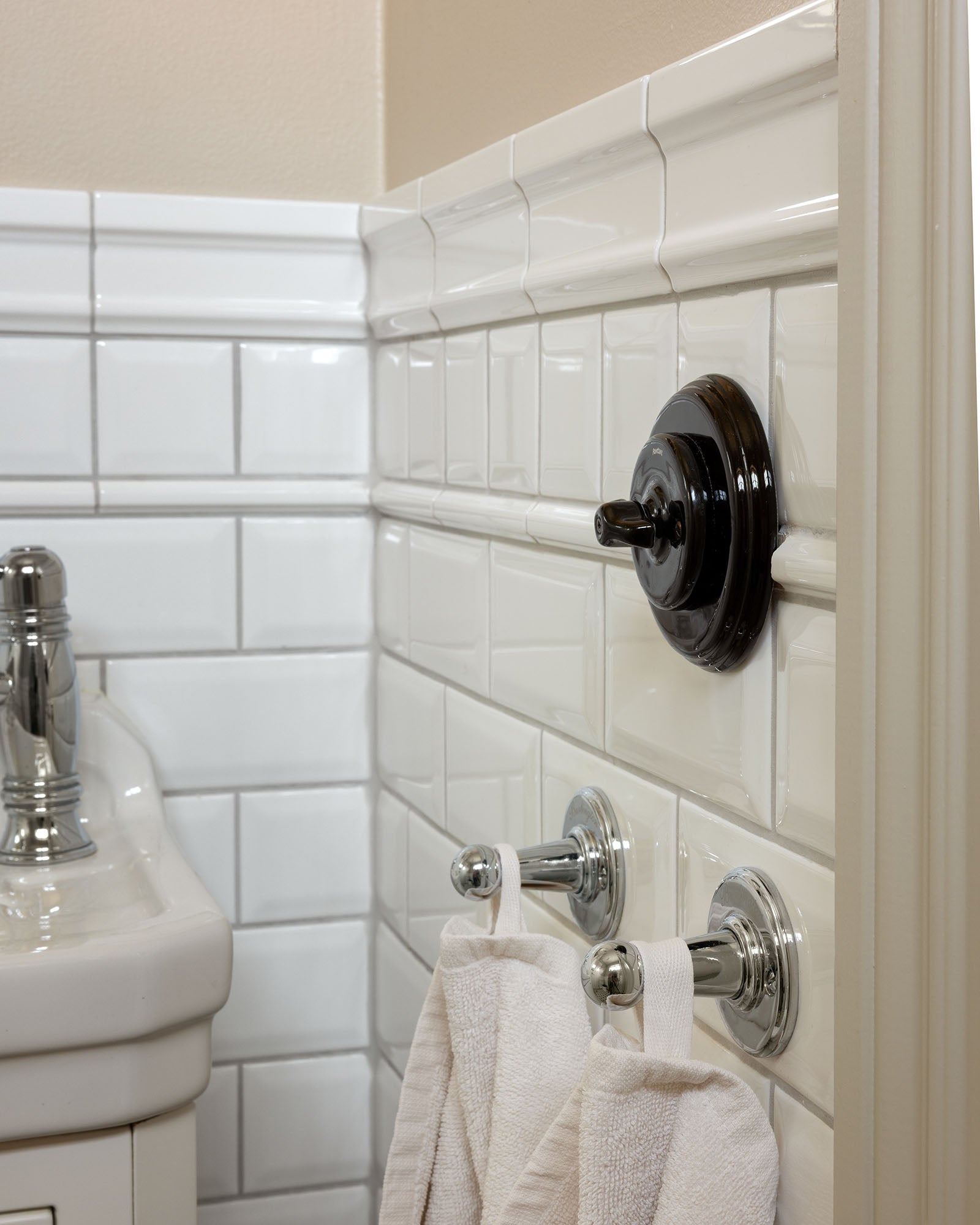 Dobbeldimmer - Vridimmer med (kronevender) svart porselen image