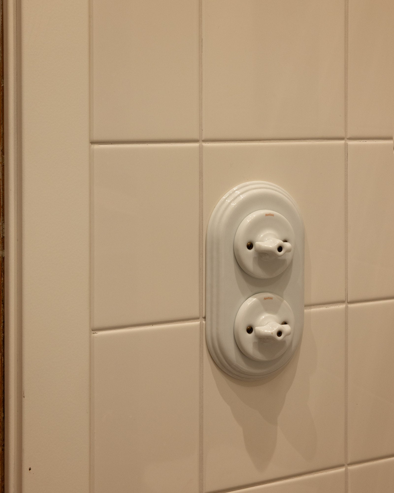 Rotary Light Switch Double - White porcelain image