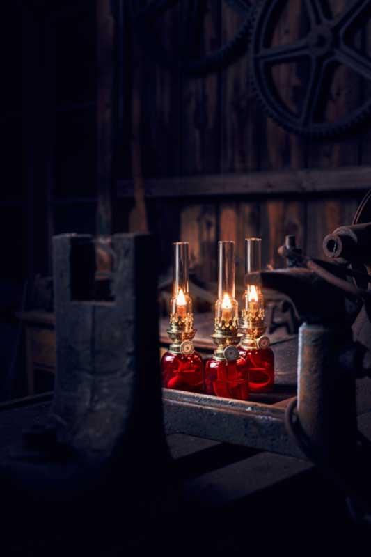 Fotogenlampa - Koholmen, rubinröd image