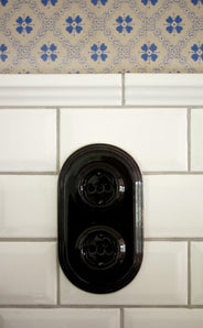 Stikkontakt - Svart porselen dobbel thumbnail image