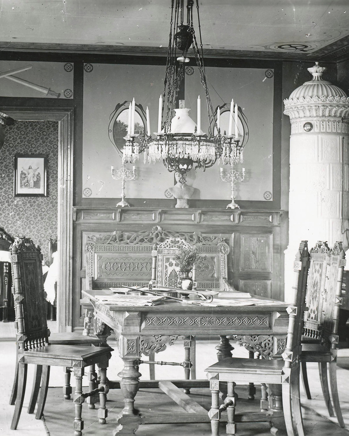 Style History ~ 1880-1900 Renaissance Revival: Residence, Lighting, Wallpapers & Fireplace card image