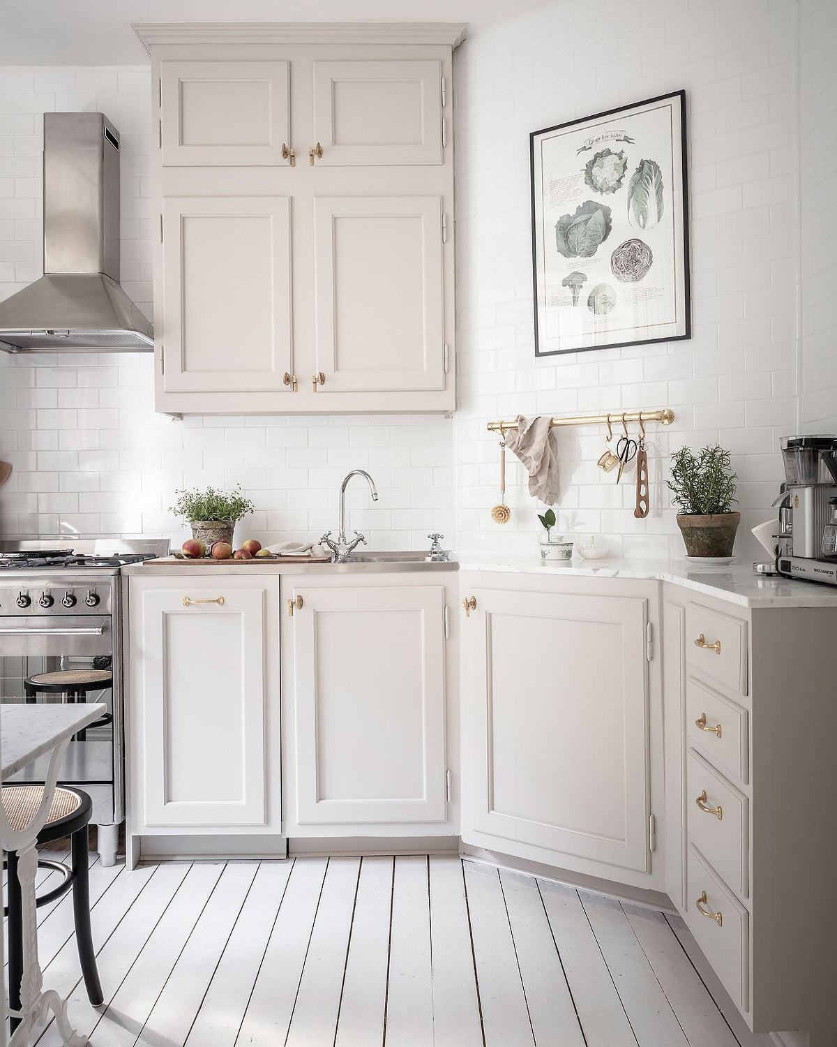 Inspiration - Well-preserved apartment with beautiful details card image