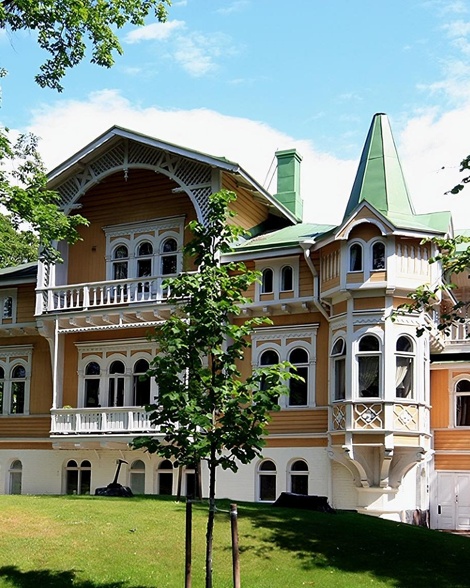 Tips & Facts - Facade around the turn of the century in the 1900s card image