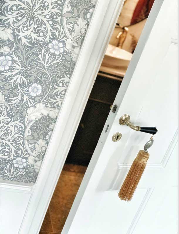 Door Handle - Triple Pearl-String Detail - Brass image