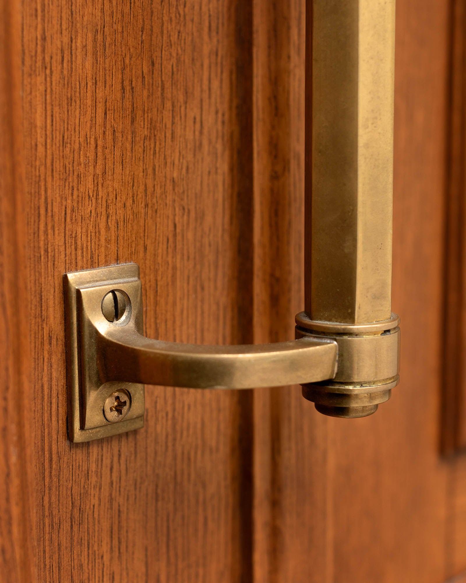 Pull Handle - Door handle China Theatre brass image