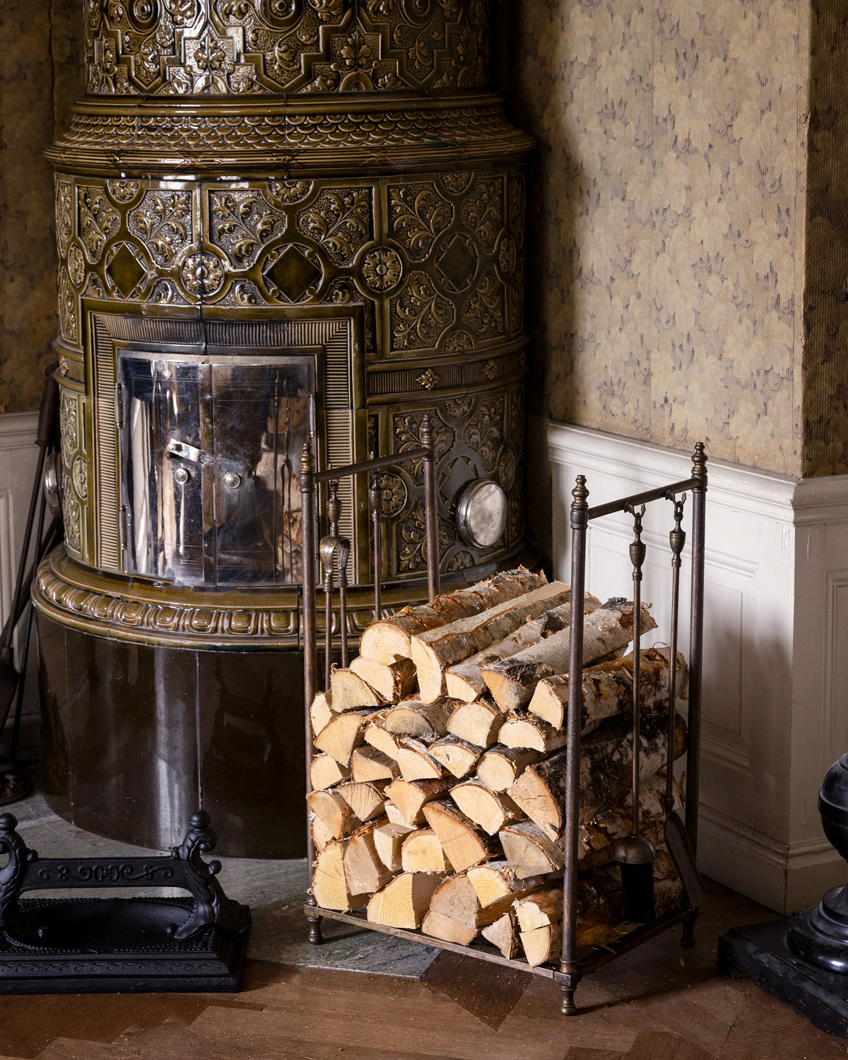 Holzständer mit Kaminbesteck – Antikes Messing image