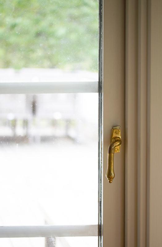 Espagnolette handle - Drop bent brass image