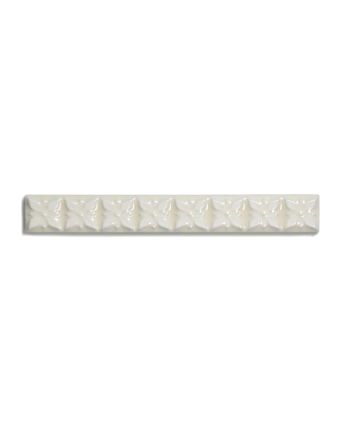 York Tile – Decorative Relief Trim 2.5 x 19.8 cm (0.98 x 7.80 in.) Almond