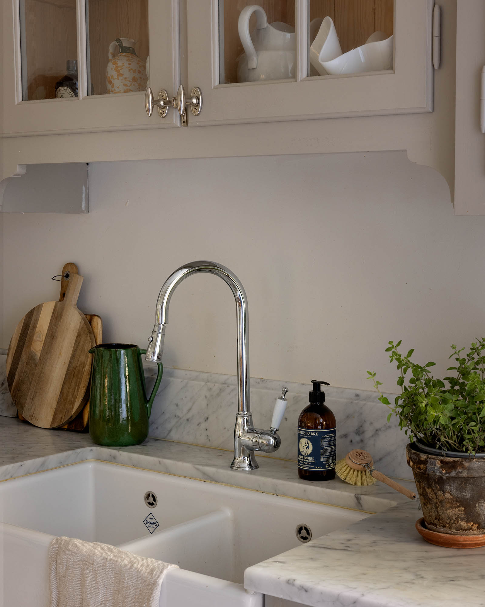 Kitchen Faucet - Oxford hand shower image