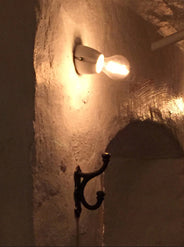 Lamphållare vit porslin - Fotlamphållare vinklad thumbnail image