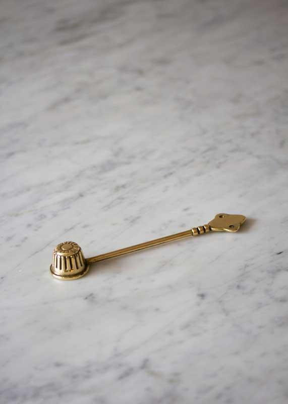 Candle snuffer - Brass image
