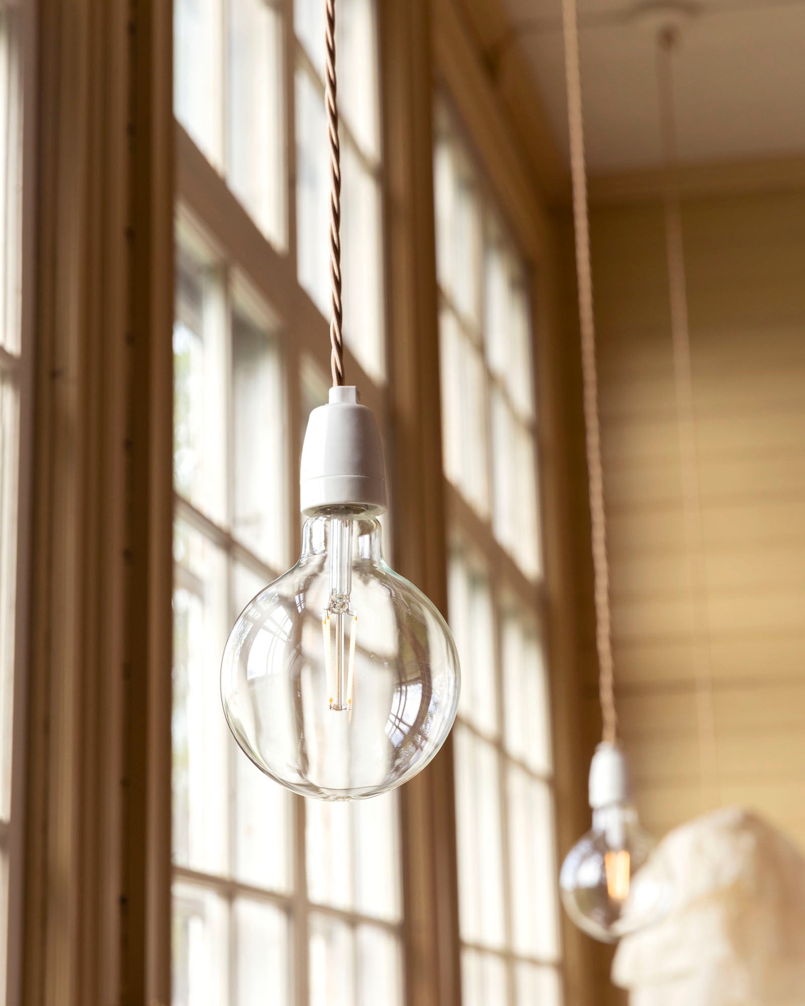 LED bulb - Globe 125 mm, 470 lm image