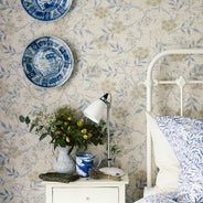 William Morris & Co. Tapete - Jasmine Ecru/Woad thumbnail image