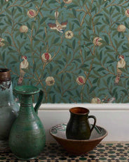 William Morris & Co. Tapet - Bird & Pomegranate Bayleaf/Cream thumbnail image