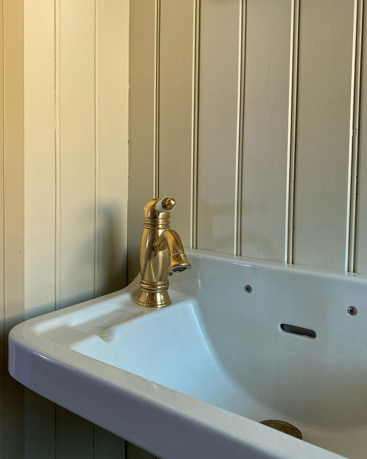 Bathroom Faucet - Oxford II brass image