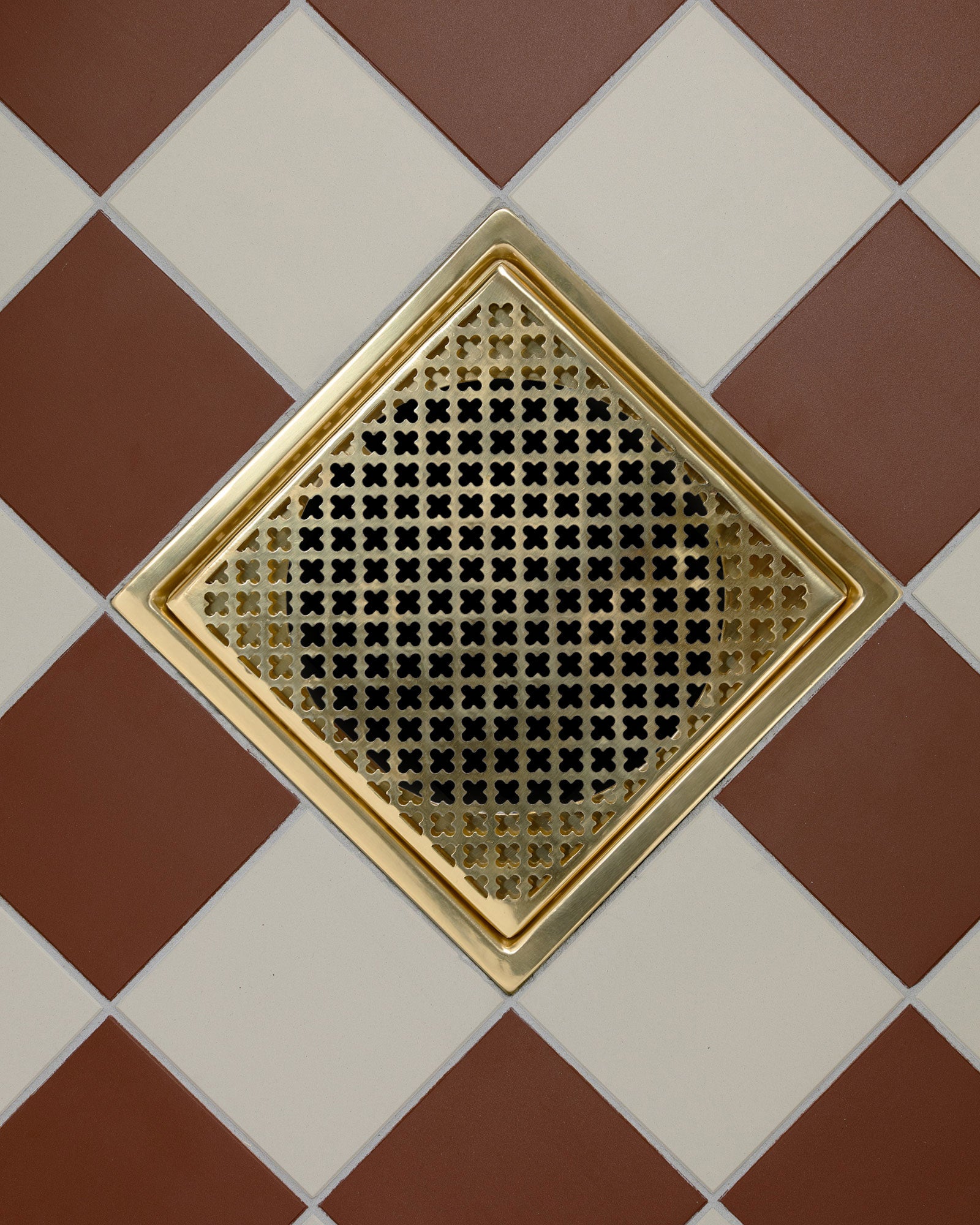 Golvbrunnssil - Klöverplåt behandlad mässing image