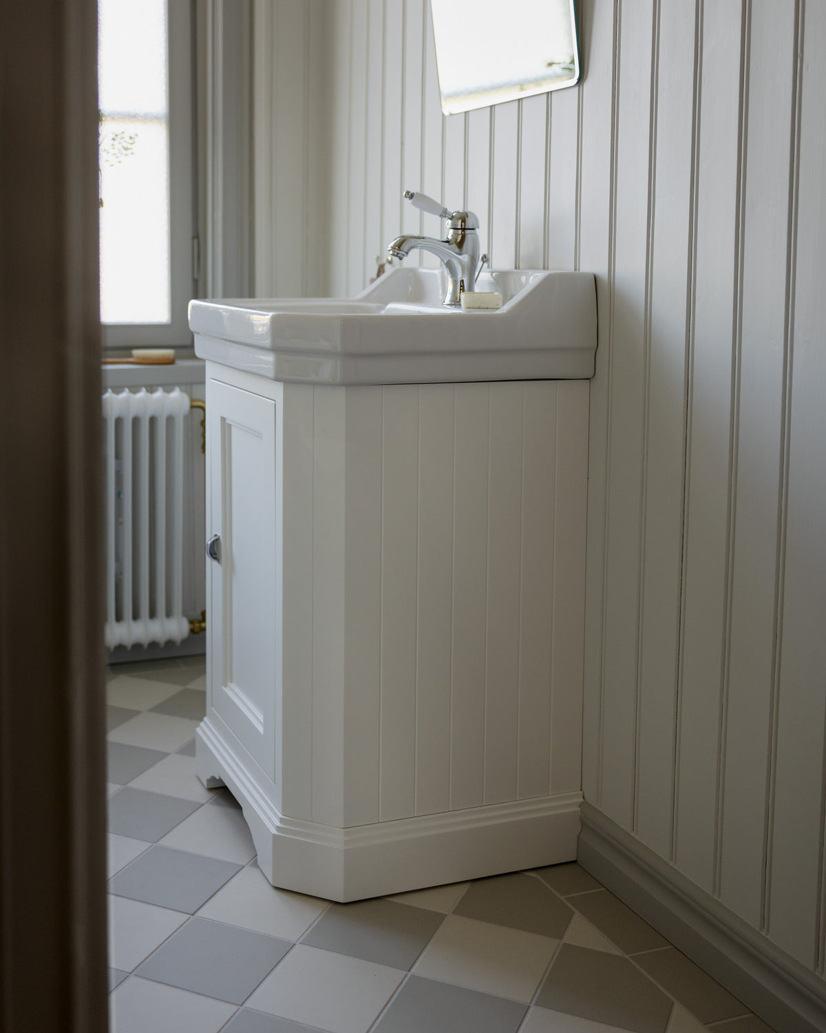 Meuble de salle de bain pour lavabo - Burlington 56 cm blanc (partie inférieure uniquement) image