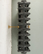 Vægophæng/Vippebeskytter til radiator - Messing thumbnail image