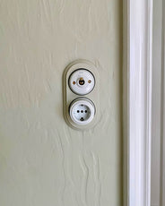 Outlet - White porcelain surface-mounted thumbnail image