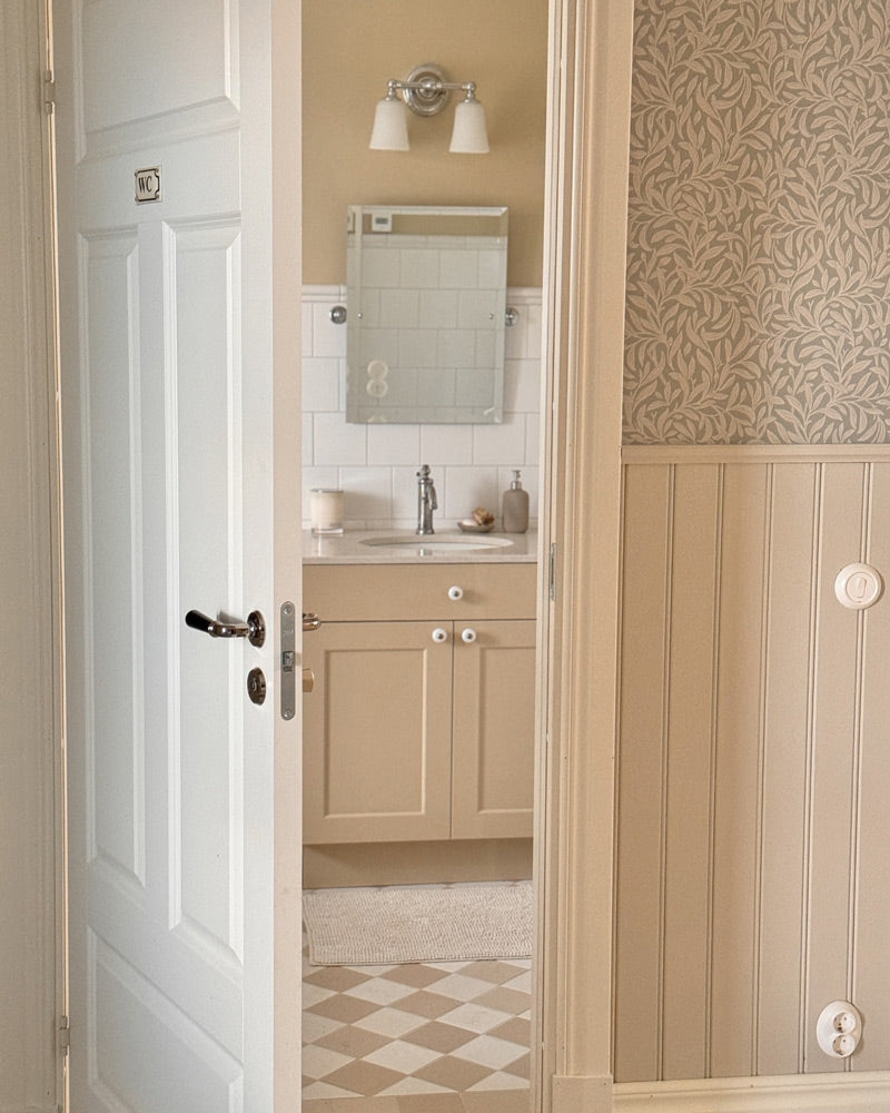 Beige bathroom card image