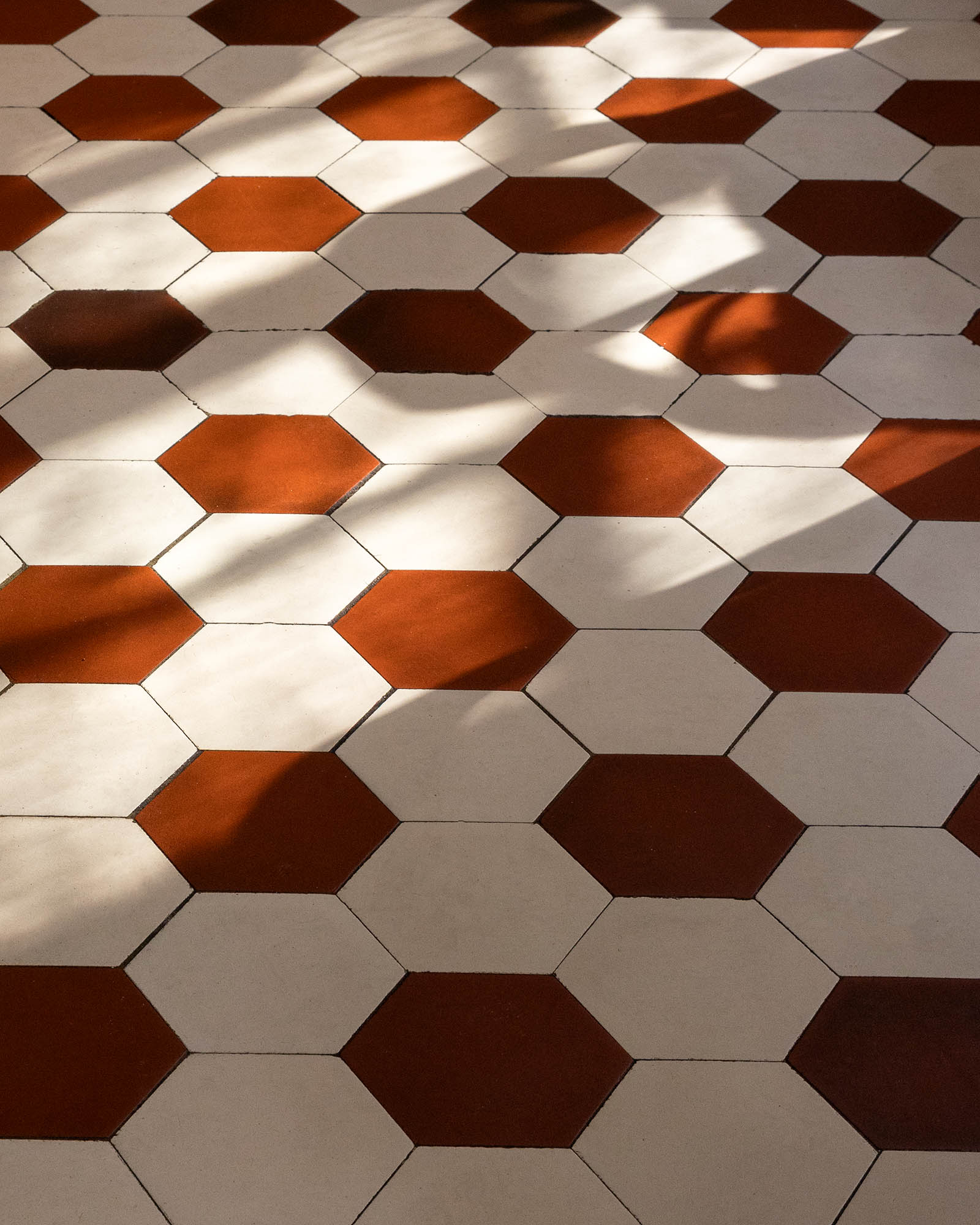 Carrelage hexagonal - 15 x 15 cm Blanc/Rouge - Carrelage en granit Winckelmans image